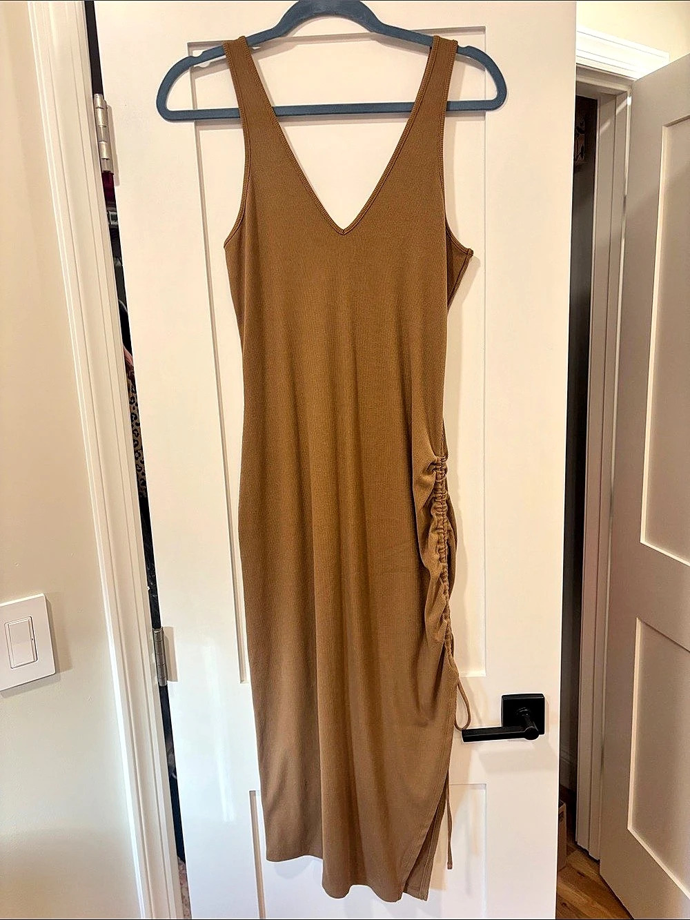 A New Day V-Neck Ribbed Cinch Side Midi Dress Brown size medium